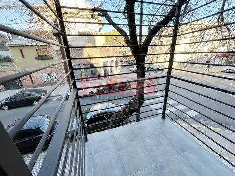 Moderno depto 2 amb al frente | 1 Año de Antigüedad | 2 balcones
