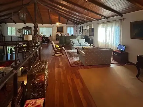 Casa 7 ambientes con 3 baños