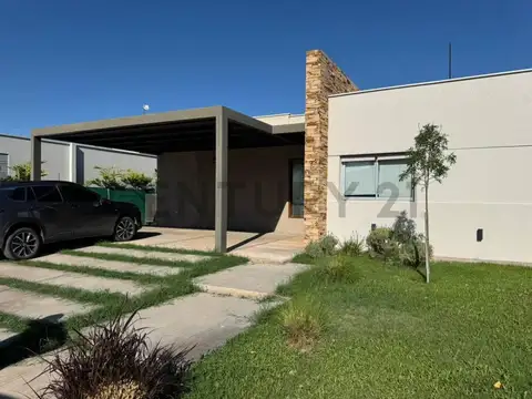 C21 Lucio Barroso Alquila Casa Barrio Las Cortaderas