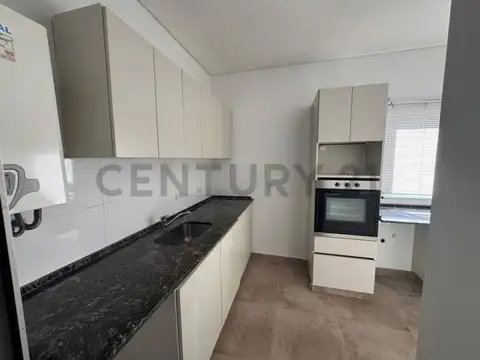 C21 Lucio Barroso Alquila Casa Barrio Las Cortaderas