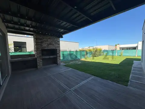 Casa en Alquiler de 3 dormitorios