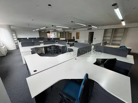 Oficina en Alquiler con 2 cocheras