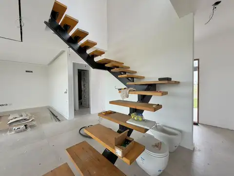 Casa 4 ambientes con 3 baños
