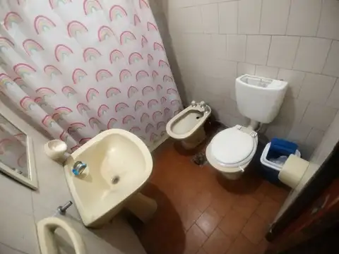 Casa 6 ambientes con 3 baños