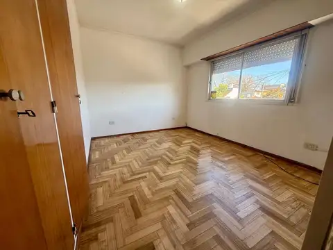 Casa en Martinez de 3 amb escritorio próximo a unicenter con cochera y patio