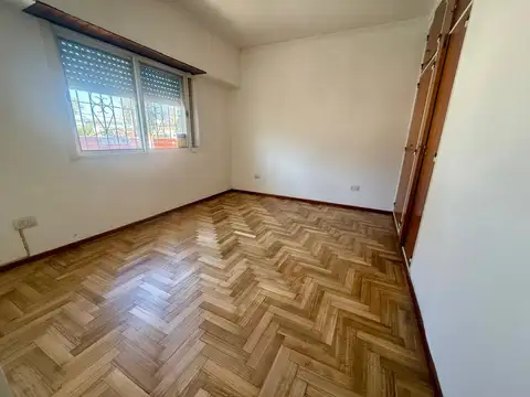 Casa en Alquiler con 1 cochera