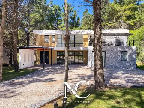 Casa en venta en Costa Esmeralda fondo arbolado 4 suites