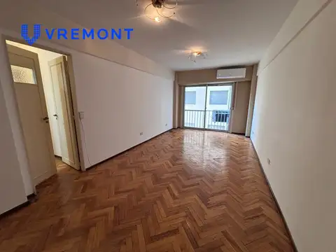 Av. Belgrano 2400. Departamento de 4 ambientes en alquiler. Balvanera. Con Cochera y baulera