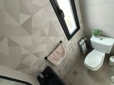Casa 7 ambientes con 3 baños