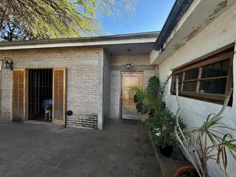 Casa 4 ambientes con 1 baño
