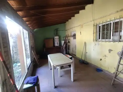 Casa 4 ambientes con 1 baño