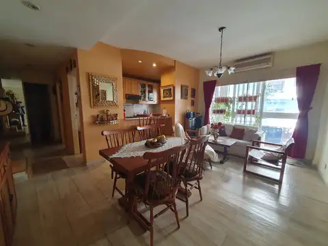 M Zapata 600, Piso 1