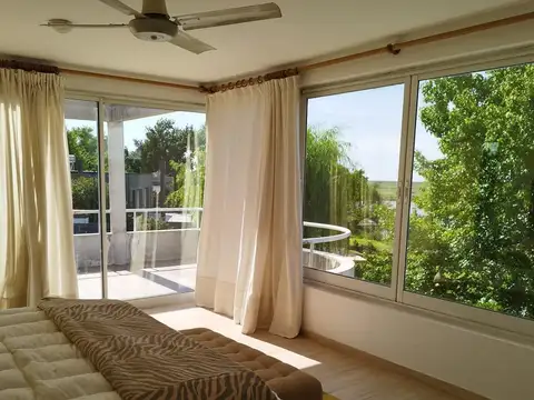 Isla Santa Monica 100