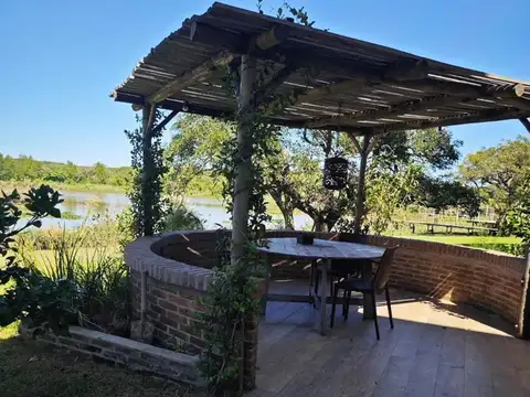 Casa Chalet  en Venta en Isla Santa Mónica, Delta, Tigre
