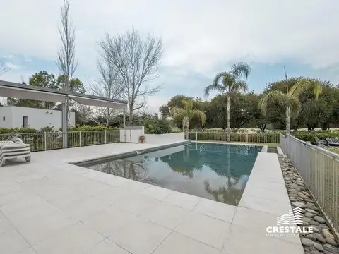 Casa 7 ambientes con 4 baños