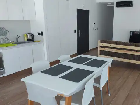 Av. Costanera 500, Piso 1