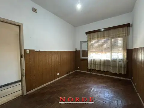 Depto Tipo Casa en Venta 50 años