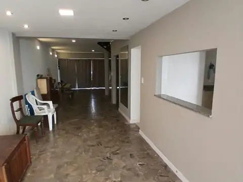 Casa en Alquiler con 1 cochera