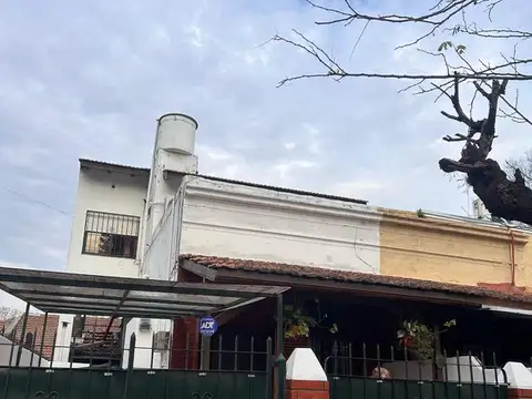 Depto Tipo Casa en Venta con 1 cocheras