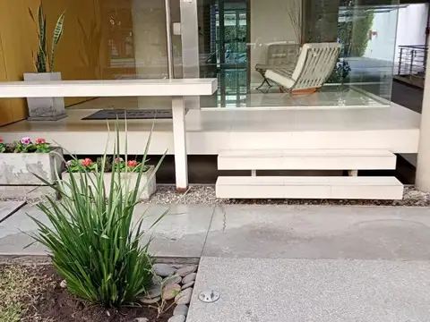 Estrada 100, Piso 2°