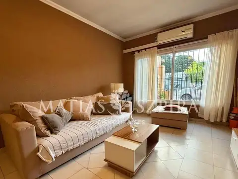 Casa en Venta con 3 cocheras