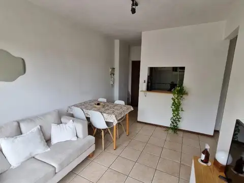 Departamento en Venta en La Lucila-Vías/Maipú, USD 95.000