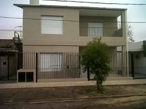 Casa con dos dormitorios, en alquiler.