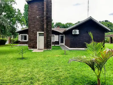 Casa 13 ambientes con 10 baños