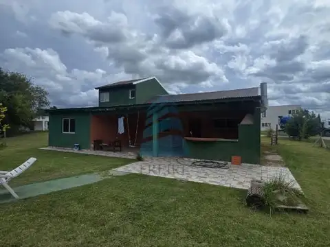 VENTA Casa 3 dormitorios a RECICLAR, Barrio Medal Country Club, Pilar