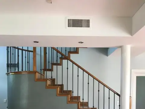 Casa en Venta con 4 cocheras