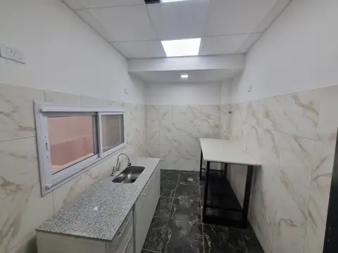 LOCAL A ESTRENAR EN VENTA EN CAPITAL FEDERAL SOBRE AVENIDA - SIN EXPENSAS CON GRAN RENTA