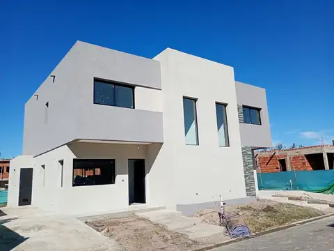 Casa Dúplex  en Venta en SpringPark Pilar, Pilar, G.B.A. Zona Norte