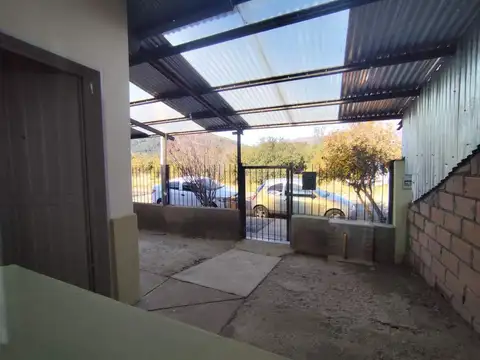 Casa en Venta con 3 cocheras