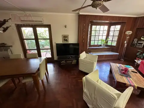 Depto Tipo Casa 4 ambientes con 2 baños