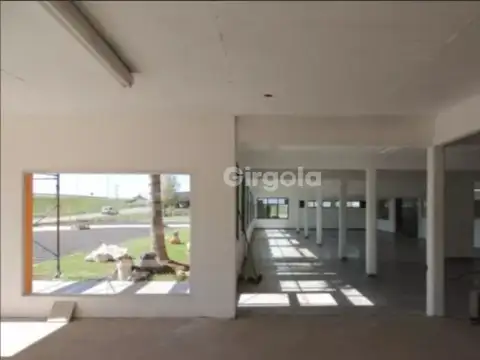 Local en Alquiler en La Reja, USD 5.625