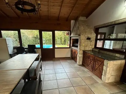Casa en Venta con 4 cocheras
