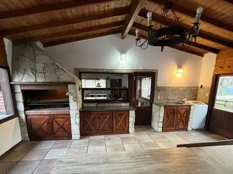 Casa 3 ambientes con 2 baños