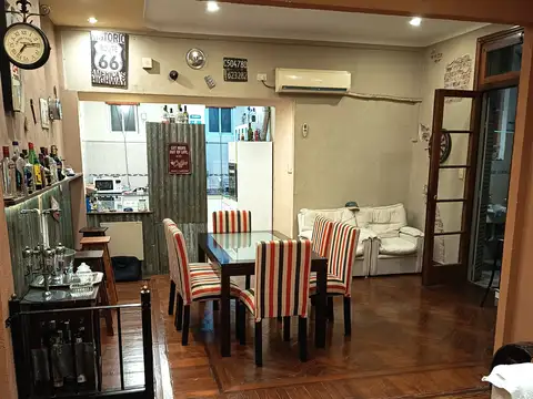 Tacuarí 200, Piso 1