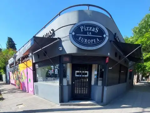 EXCELENTE LOCAL EN ESQUINA + CASA 4 AMBIENTES