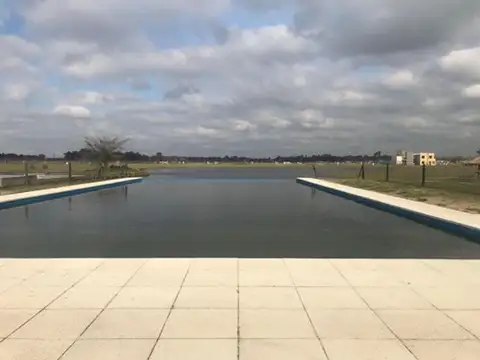 Terreno en Venta en Laguna Azul, USD 32.000