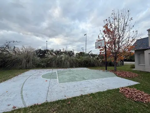 Casa en Venta en La Almudena, USD 260.000