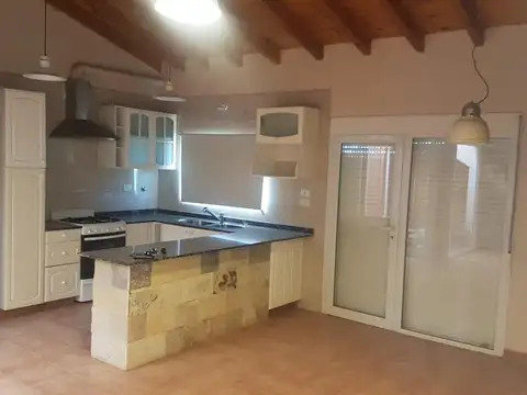 CASA EN ALQUILER RINCON DE LOS SAUCES VIVIENDA  O OFICINA