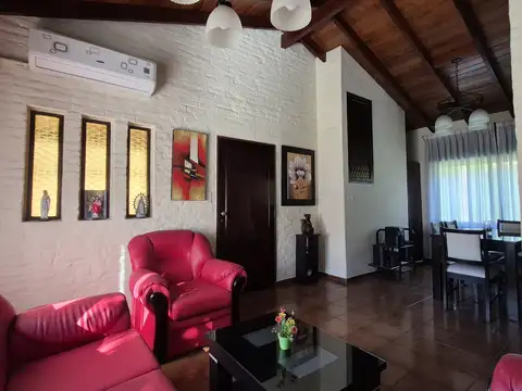 Casa en Venta con 4 cocheras