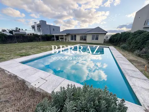 Casa Venta 3 Dormitorios Barrio Molinos Sur Lote de 864 m2 Haras Santa Maria