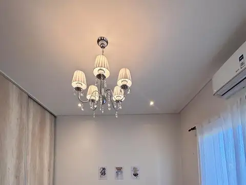 Casa 5 ambientes con 4 baños