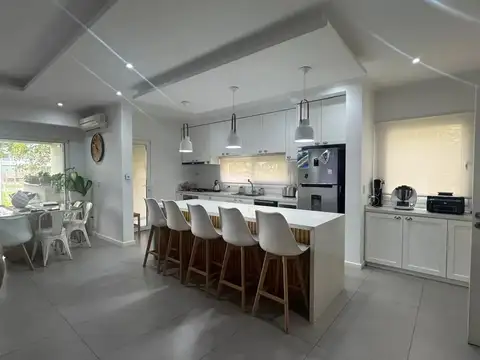 Casa en Alquiler de 3 dormitorios
