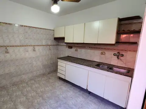 Depto Tipo Casa en Venta en Lanús Oeste, USD 60.000