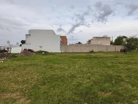 Terreno de 10x30 con todos los servicios, Crespo