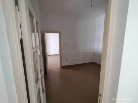 CASA TIPO PH INTERNO EN CASTELAR EN ALQUILER