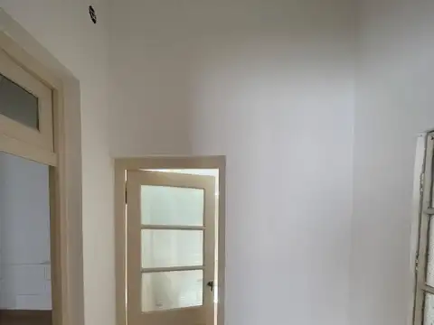 CASA TIPO PH INTERNO EN CASTELAR EN ALQUILER